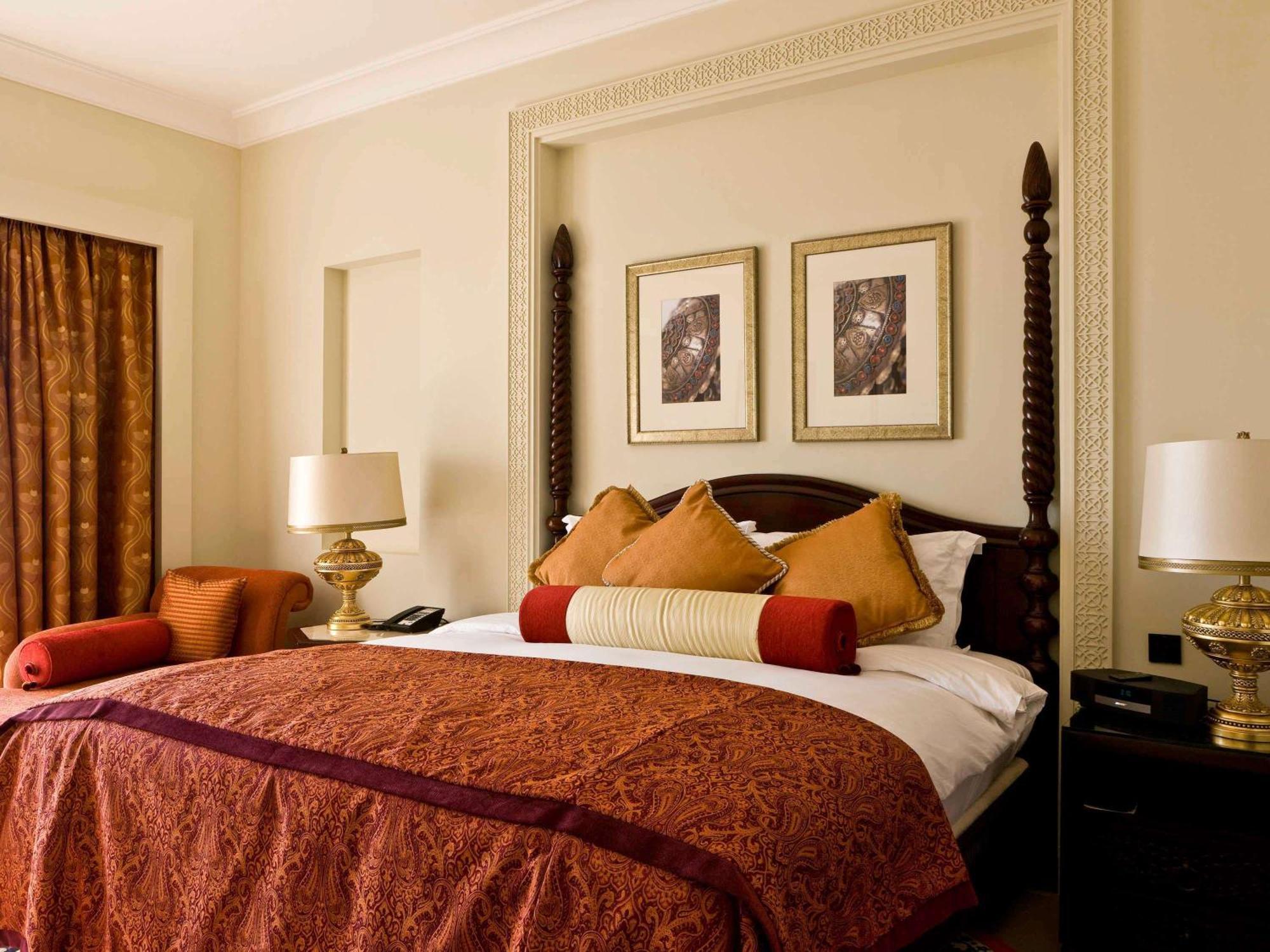 Sofitel Bahrain Zallaq Thalassa Sea & Spa Manama Zewnętrze zdjęcie A bedroom at the Taj Mahal Palace